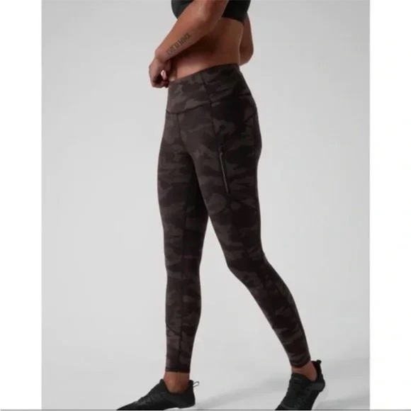 Athleta Rainier Reflective Tight Leggings Size Small NWT Camo black & gray - Picture 3 of 16